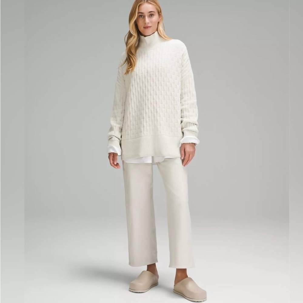 Lululemon relaxed fit cable knit sweater size Medium Color-bone